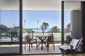 Blairgowrie Apartment 1 - on the beach